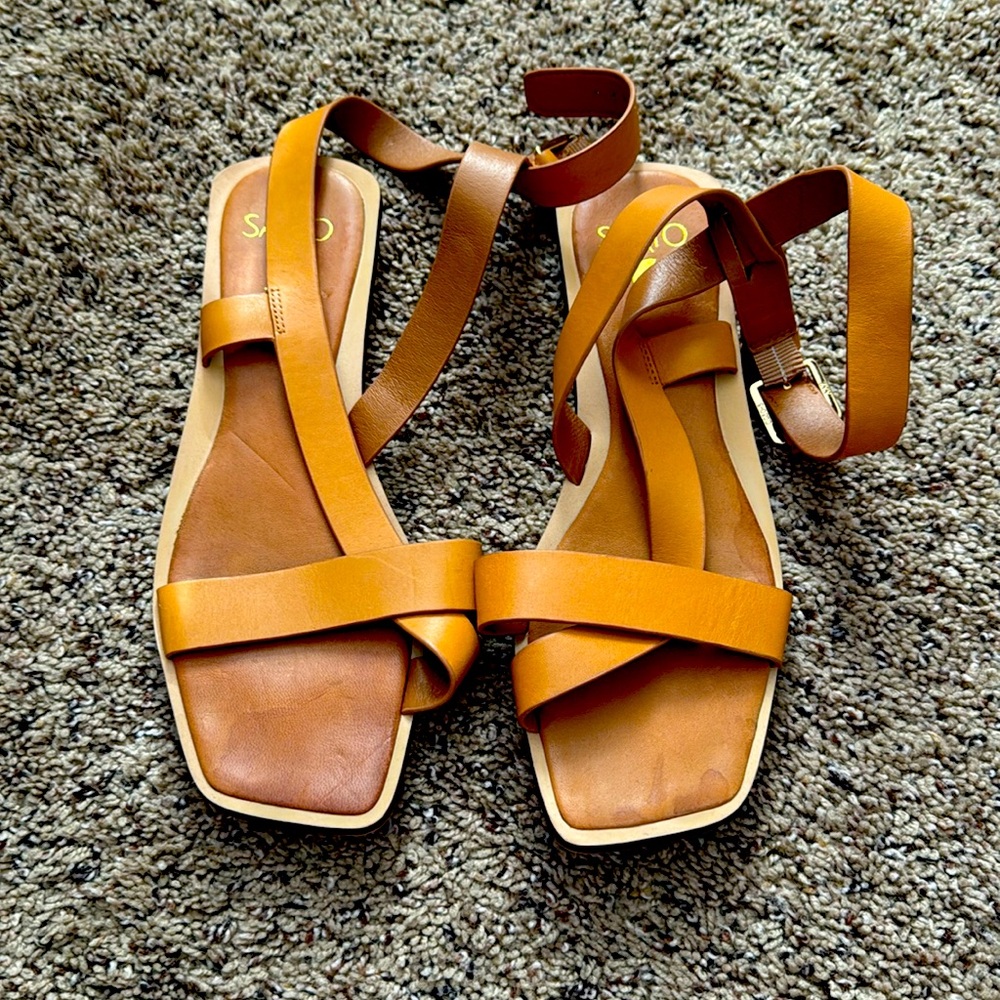 Sarto by Franco Sarto sandals 10M